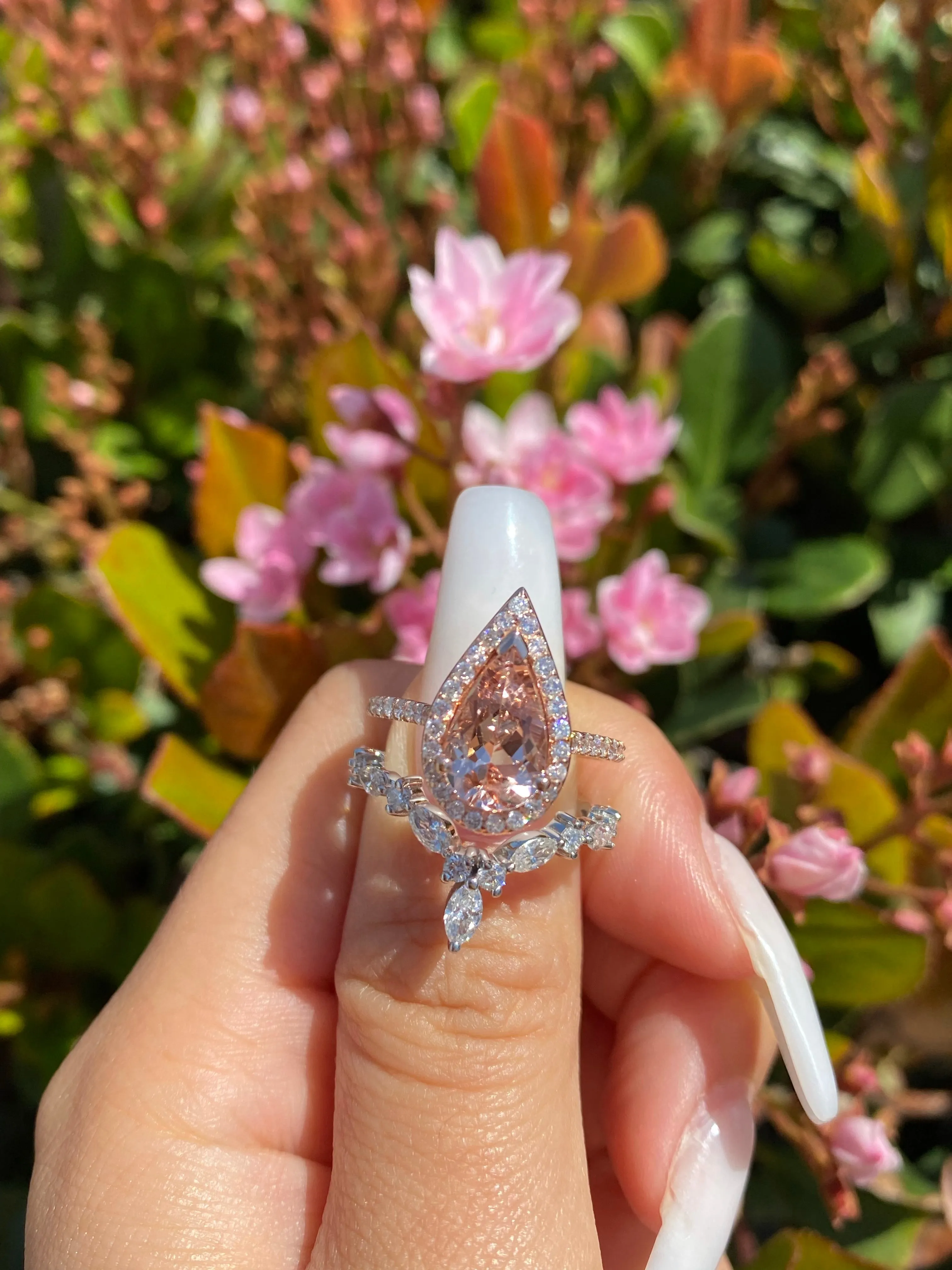 1.75 CT Pear Morganite in Jennifer Halo Diamond Ring 0.45 CT TW Diamonds 14K Rose Gold MGR003