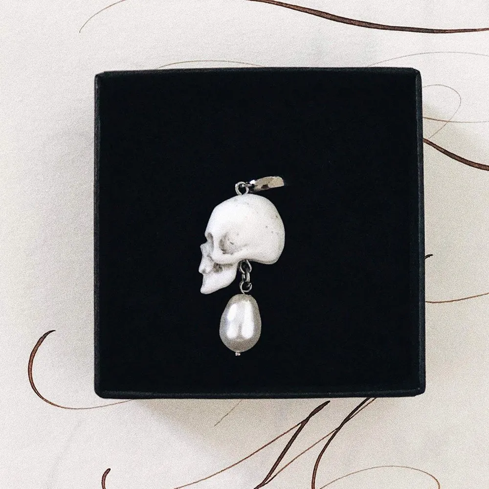 Pearl Skull earring