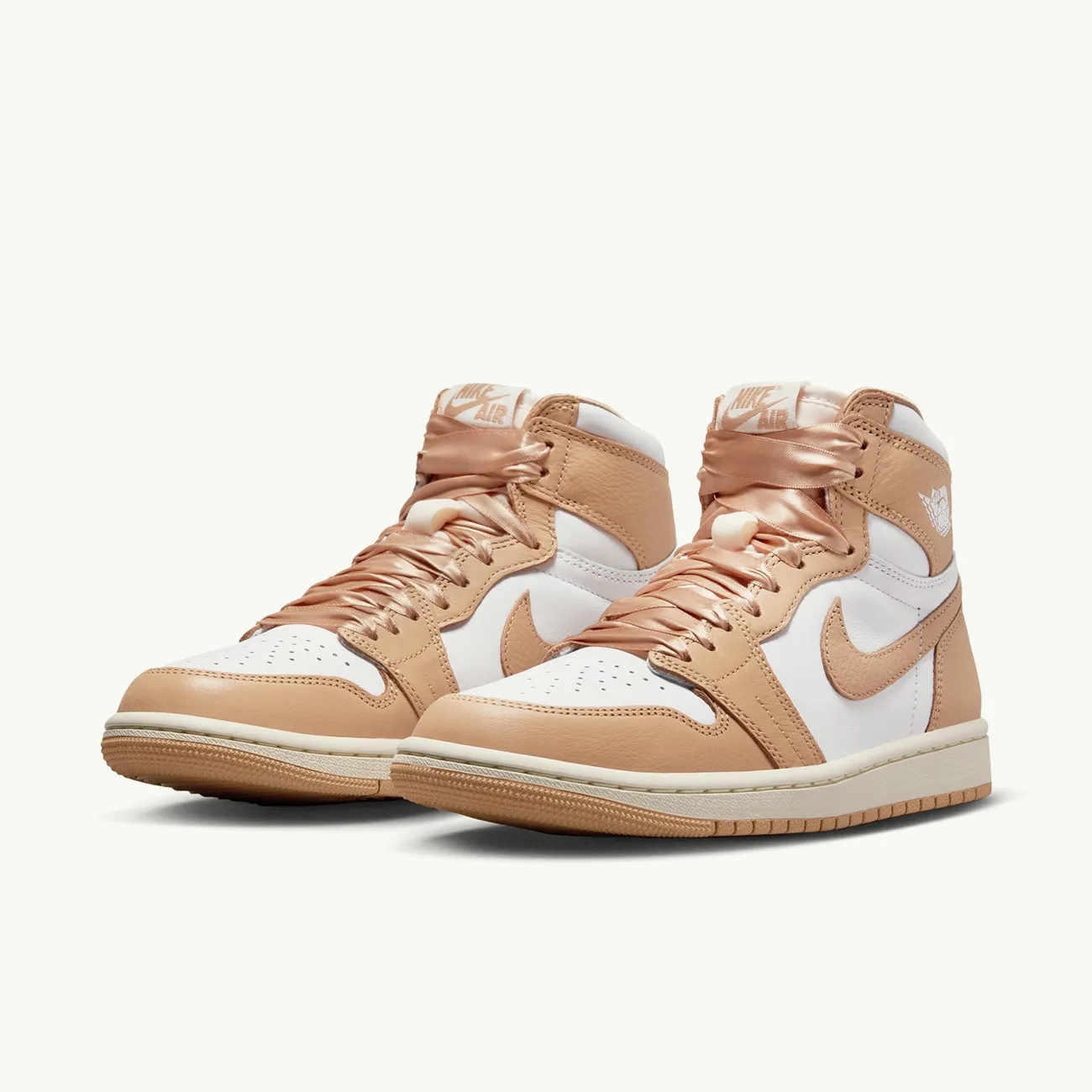 WOMENS AIR JORDAN 1 RETRO HIGH OG PRALINE WHITE