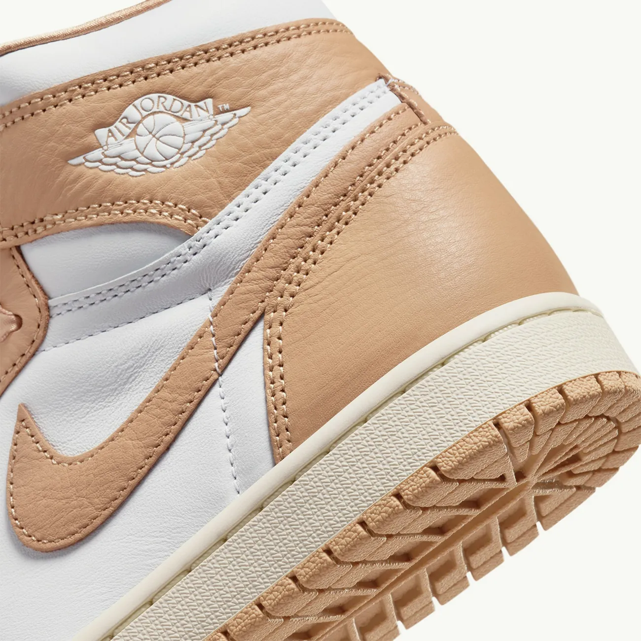 WOMENS AIR JORDAN 1 RETRO HIGH OG PRALINE WHITE