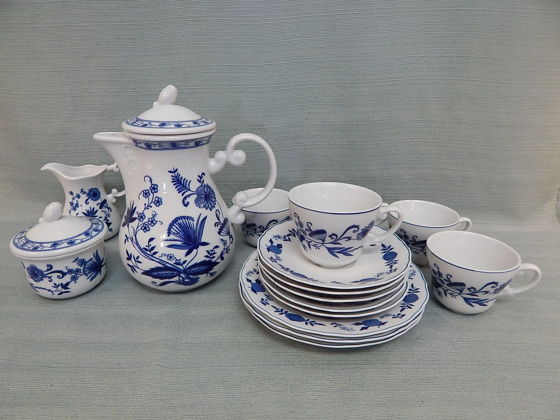 Zwiebelmuster Blue Onion Porcelain Coffee Service